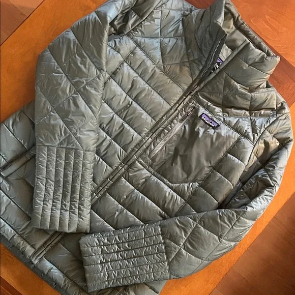 Patagonia Quilted Jacket in Sage NWOT - Picture 1 of 6